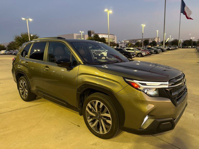 Certified 2025 Subaru Forester Touring AWD/4WD image 1