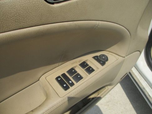 Used 2007 Buick Lucerne CXS w/ Driver Confidence Package FWD image 27