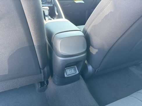 New 2025 Hyundai Elantra Sport image 16