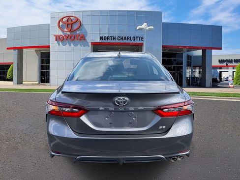 Used 2021 Toyota Camry SE image 9