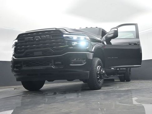 Used 2025 RAM 3500 Limited AWD/4WD image 75