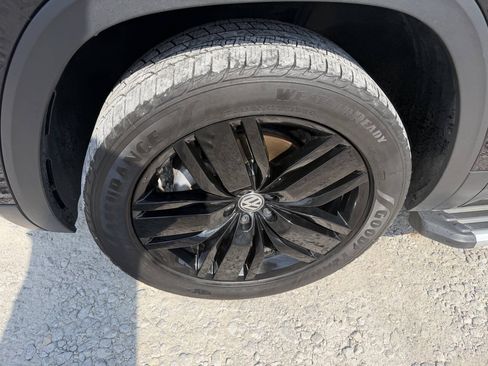 Used 2018 Volkswagen Atlas SEL AWD/4WD image 9