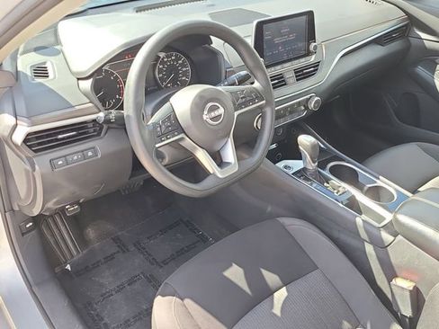 Used 2024 Nissan Altima 2.5 SV FWD image 21