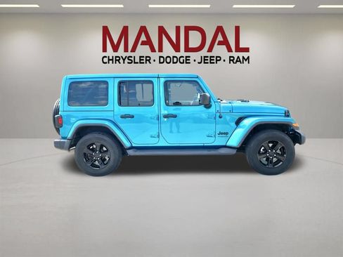 Used 2020 Jeep Wrangler Unlimited Sahara AWD/4WD image 4
