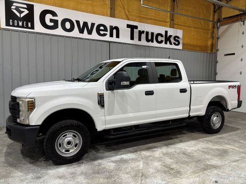 Used 2019 Ford F250 XL w/ Power Equipment Group AWD/4WD image 4