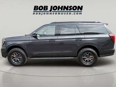 Used 2025 Ford Expedition Tremor image 4