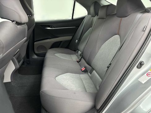 Used 2018 Toyota Camry FWD image 23