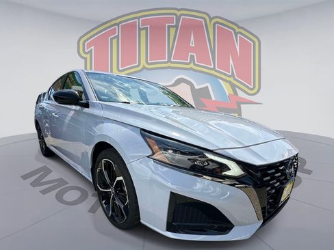 Certified 2024 Nissan Altima 2.5 SR FWD image 1