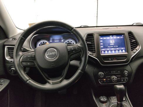 Used 2019 Jeep Cherokee Trailhawk image 22