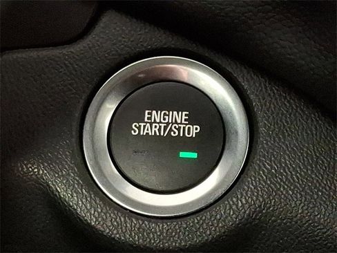 Used 2023 Chevrolet Equinox LT image 22