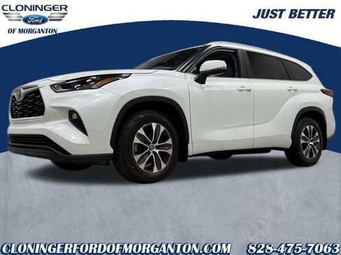 Used 2023 Toyota Highlander LE image 6