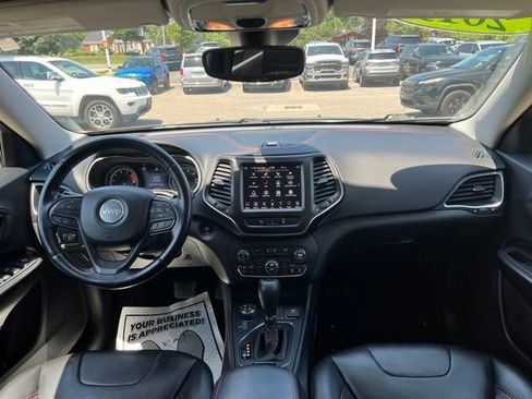 Used 2021 Jeep Cherokee Trailhawk w/ Sun, Sound & Nav Group AWD/4WD image 15