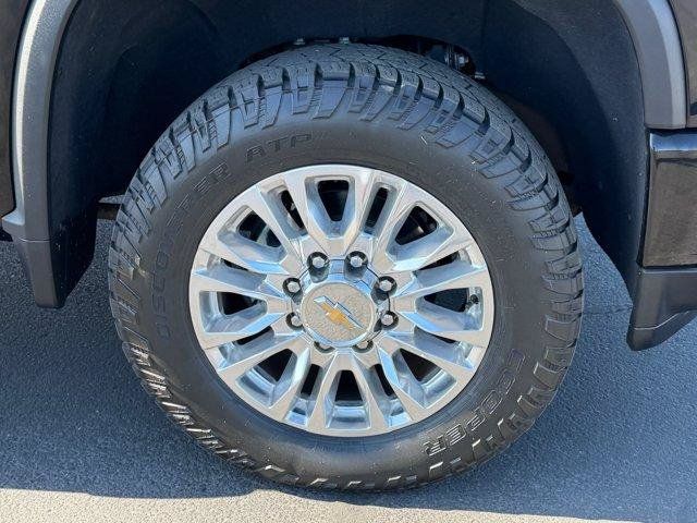 Used 2022 Chevrolet Silverado 2500 High Country w/ Z71 Off-Road Package AWD/4WD image 9