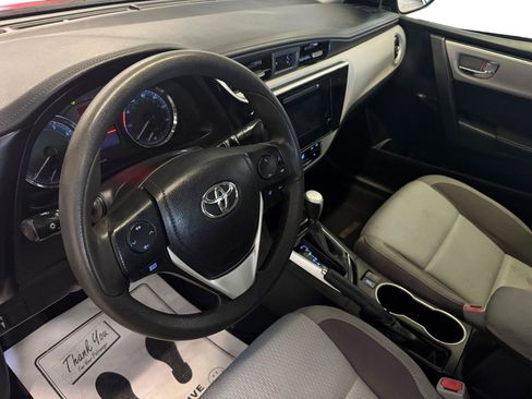 Used 2019 Toyota Corolla LE FWD image 3