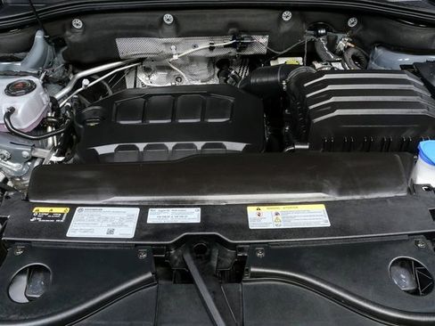 Certified 2025 Volkswagen Atlas Cross Sport SEL image 33