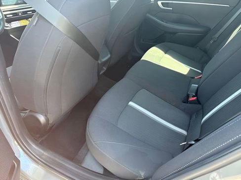 Used 2022 Hyundai Sonata SE w/ Preferred Accessory Package FWD image 8