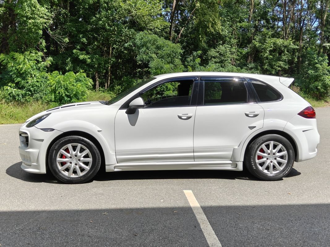 Used 2013 Porsche Cayenne GTS AWD/4WD image 6