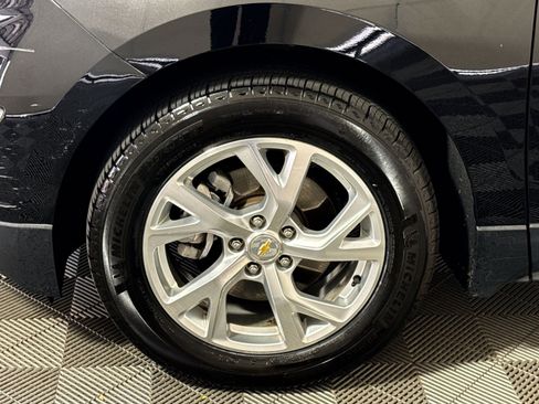 Used 2019 Chevrolet Equinox LT FWD image 12