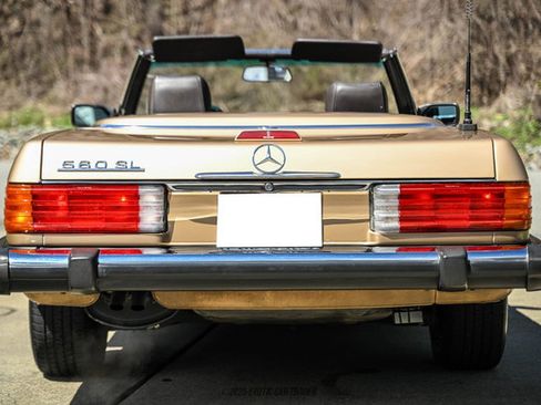 Used 1988 Mercedes-Benz 560 SL image 7
