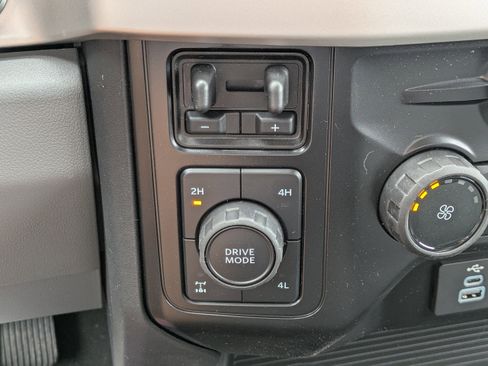 New 2026 Ford F250 XLT w/ XLT Premium Package AWD/4WD image 27