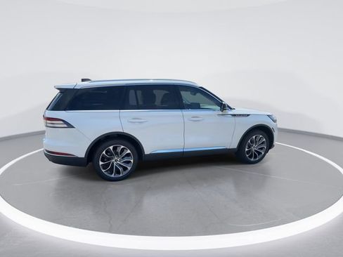 Certified 2025 Lincoln Aviator Reserve w/ Illumination Package AWD/4WD image 8