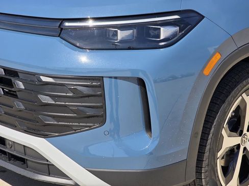 New 2026 Volkswagen Tiguan SE FWD image 6