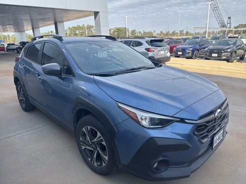 Used 2024 Subaru Crosstrek 2.0i Premium AWD/4WD image 2