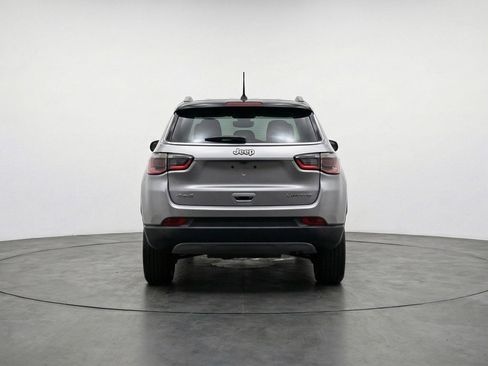 Used 2025 Jeep Compass Limited AWD/4WD image 7