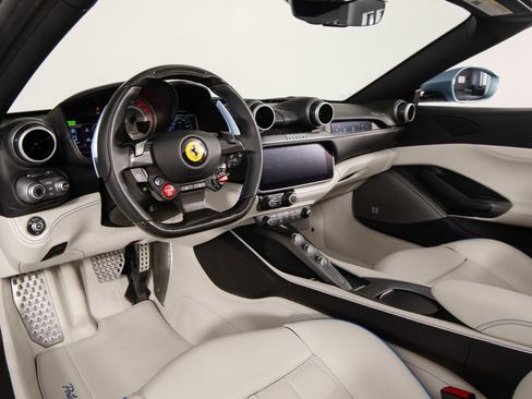 Certified 2023 Ferrari Portofino M RWD image 20