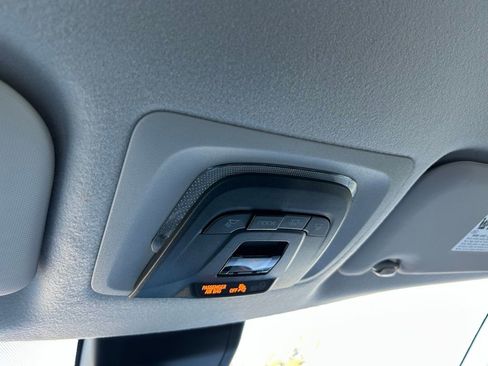 Used 2022 Toyota Corolla Cross L image 27