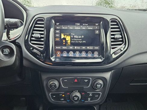 Used 2019 Jeep Compass Limited FWD image 12