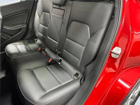 Used 2019 Mercedes-Benz GLA 250 4MATIC image 28