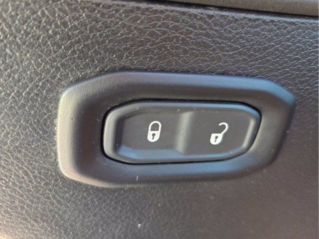 Used 2023 Jeep Wrangler Sport AWD/4WD image 36