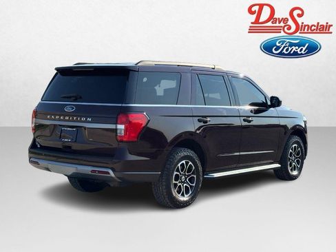 Used 2023 Ford Expedition XLT AWD/4WD image 7