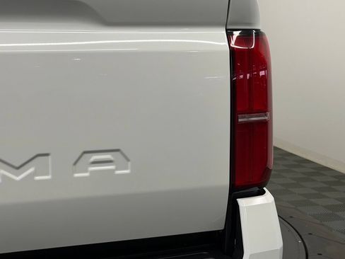 Certified 2026 Toyota Tacoma SR5 AWD/4WD image 14