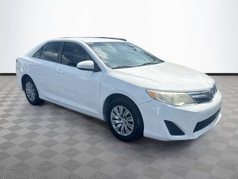 Used 2013 Toyota Camry FWD image 4