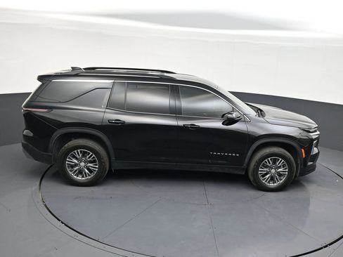 Used 2024 Chevrolet Traverse LT image 14