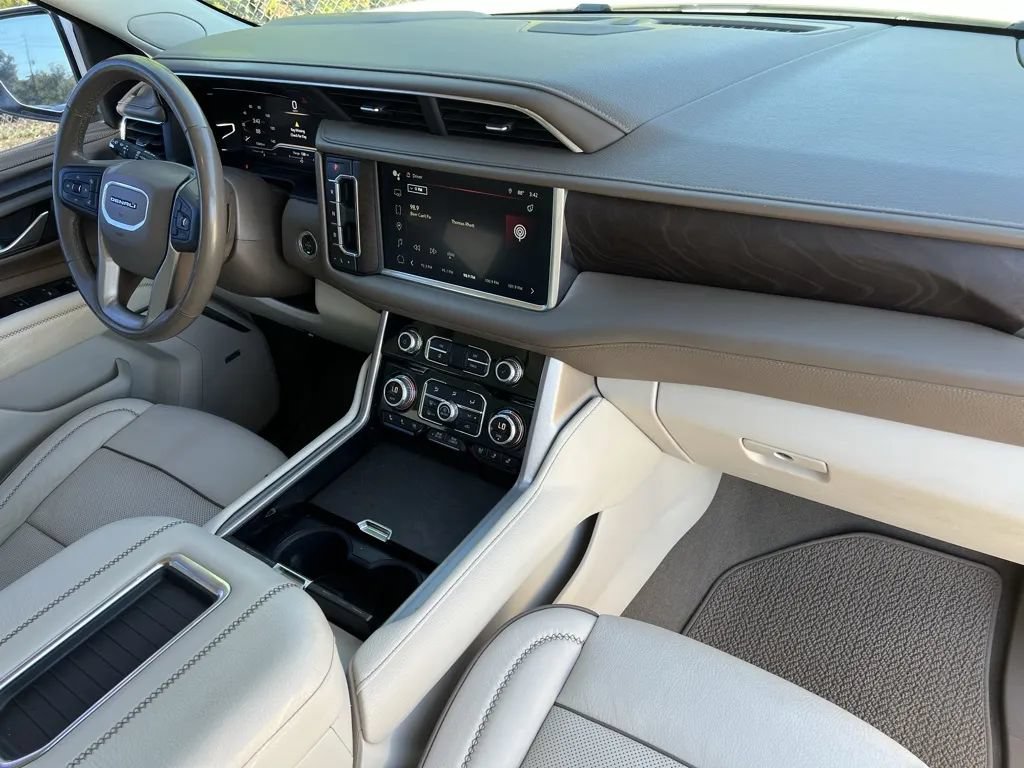 Used 2022 GMC Yukon Denali AWD/4WD image 19