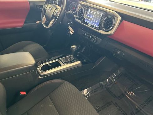 Used 2020 Toyota Tacoma SR5 image 17