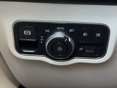 Used 2021 Mercedes-Benz GLB 250 image 23