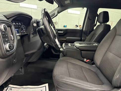 Used 2019 GMC Sierra 1500 SLE w/ SLE Value Package AWD/4WD image 9