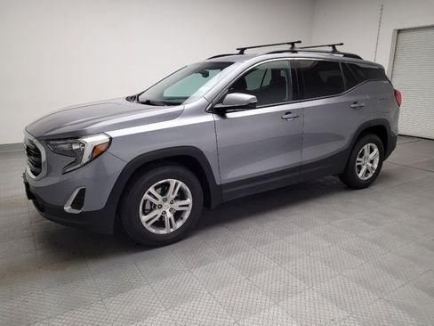 Used 2018 GMC Terrain SLE w/ Driver Convenience Package image 2