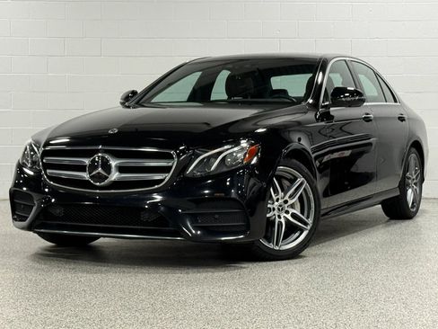Used 2019 Mercedes-Benz E 300 4MATIC image 2