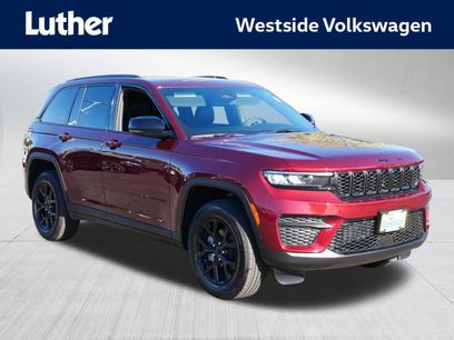 Used 2024 Jeep Grand Cherokee Altitude