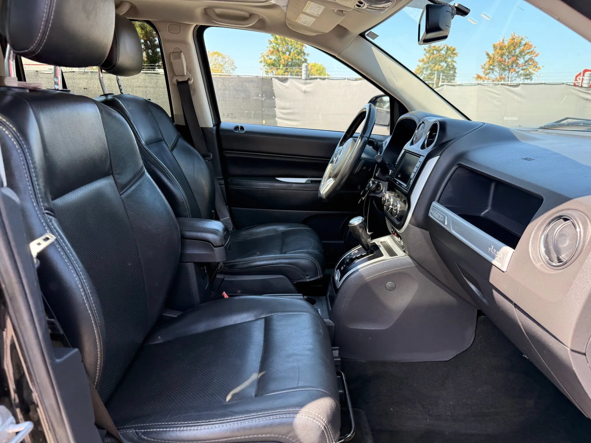 Used 2016 Jeep Compass High Altitude FWD image 18