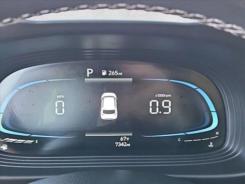 Certified 2025 Hyundai Venue SEL image 14