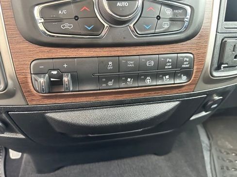 Used 2018 RAM 2500 Laramie w/ Convenience Group image 21