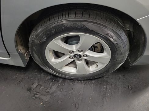 Used 2019 Toyota Sienna LE w/ LE Preferred Package image 10