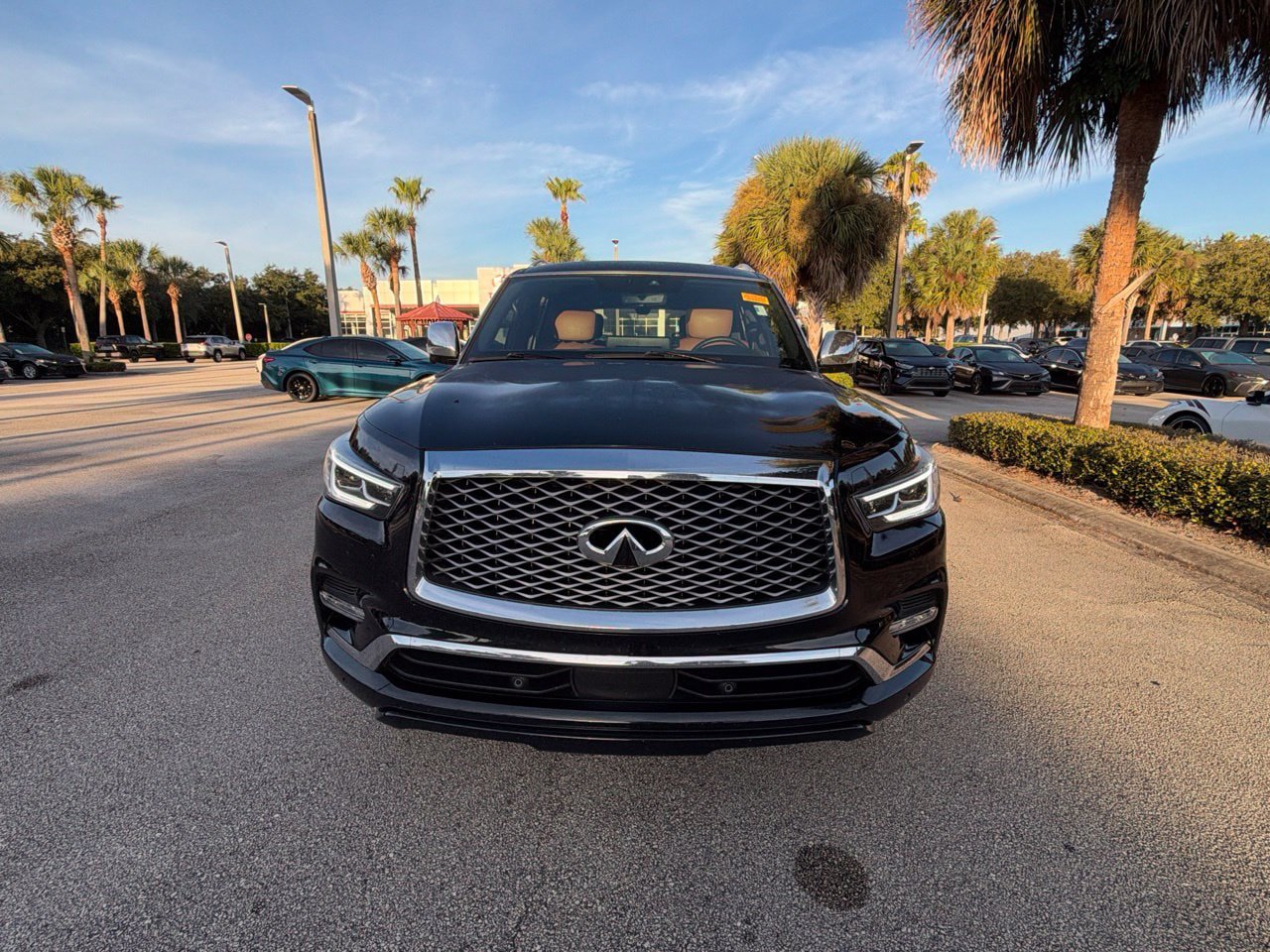 Used 2023 INFINITI QX80 Sensory w/ Cargo Package AWD/4WD image 5