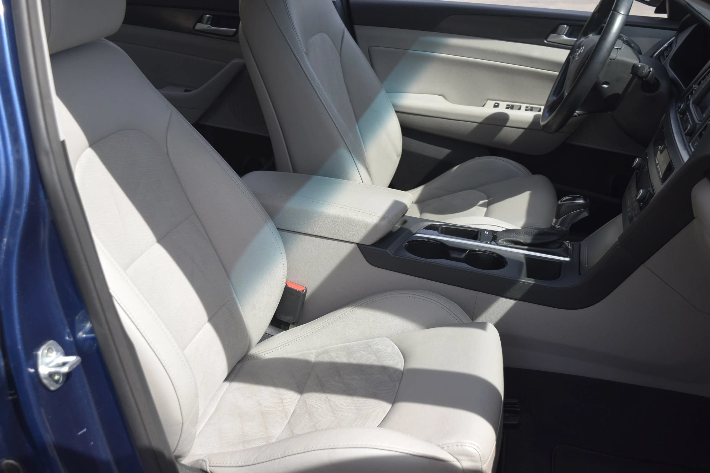Used 2015 Hyundai Sonata Sport w/ Option Group 03 FWD image 9